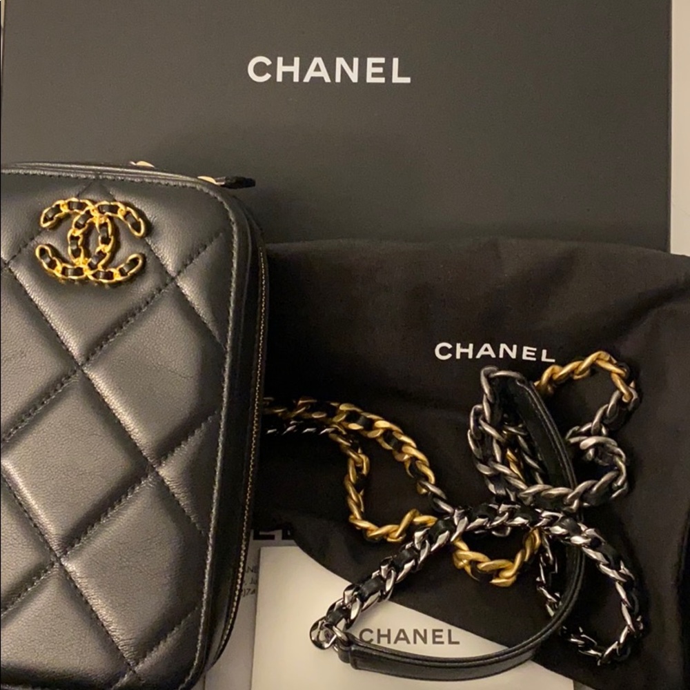Chanel quilted crossbody bag - Picture 4 of 5